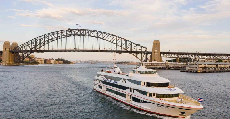 Enjoy Dinner On Sydney Harbour Cruise Vacation In Sydney