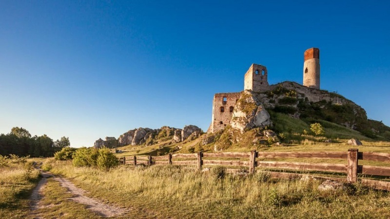 Olsztyn Castle in Jura region