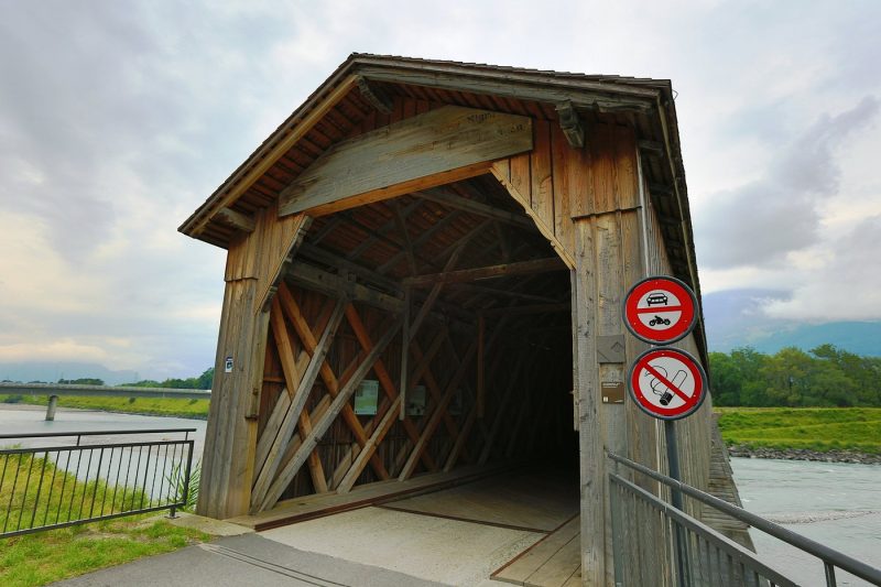 Alte Rheinbr&uuml;cke Vaduz Sevelen