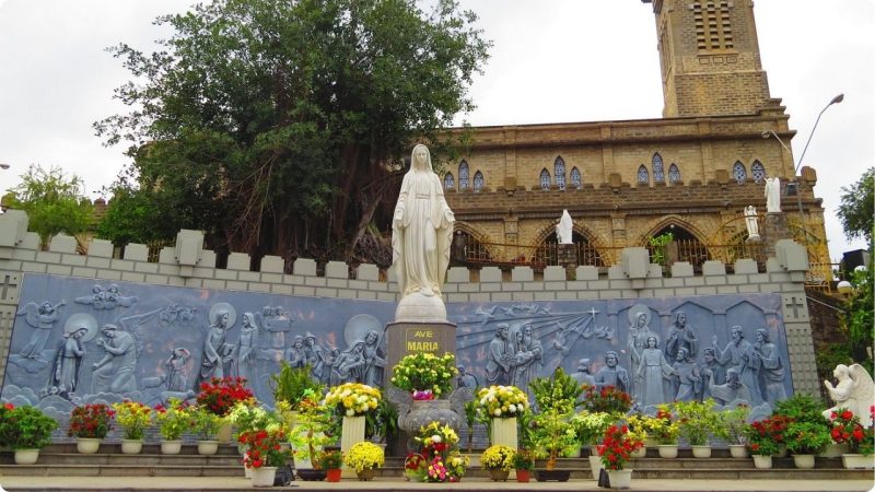 Nha Tho Nui Cathedral