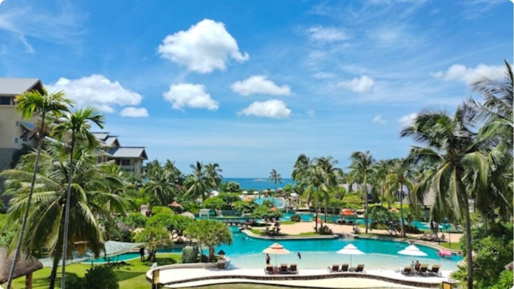 Cruise vs Resort Vacation Secure Total Peace (1)