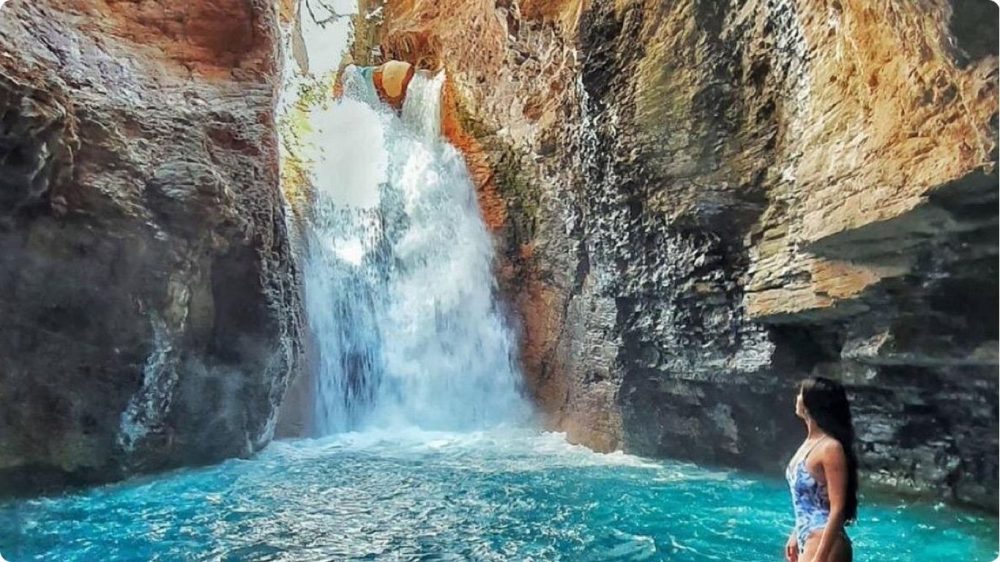 liberia la leona tour