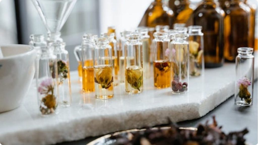 What is sillage in perfume